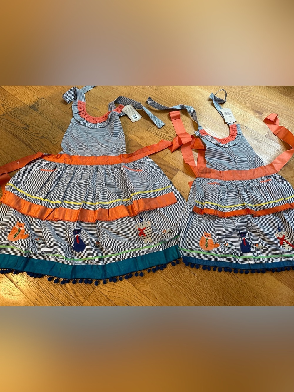 Sur La Table NWT Mommy & me cat meow embroidered aprons